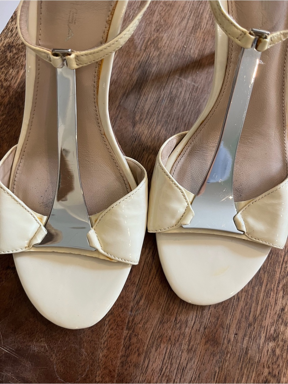 Via Spiga Ivory Patent Leather Metal T-Strap Heels 7 - Picture 2 of 8